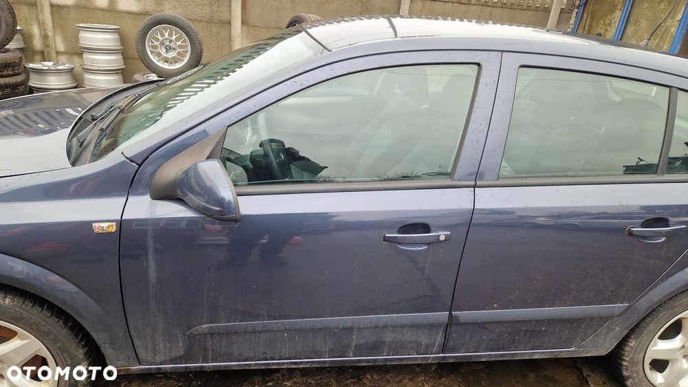 OPEL ASTRA H DRZWI LEWY PRZÓD Z168 - 1