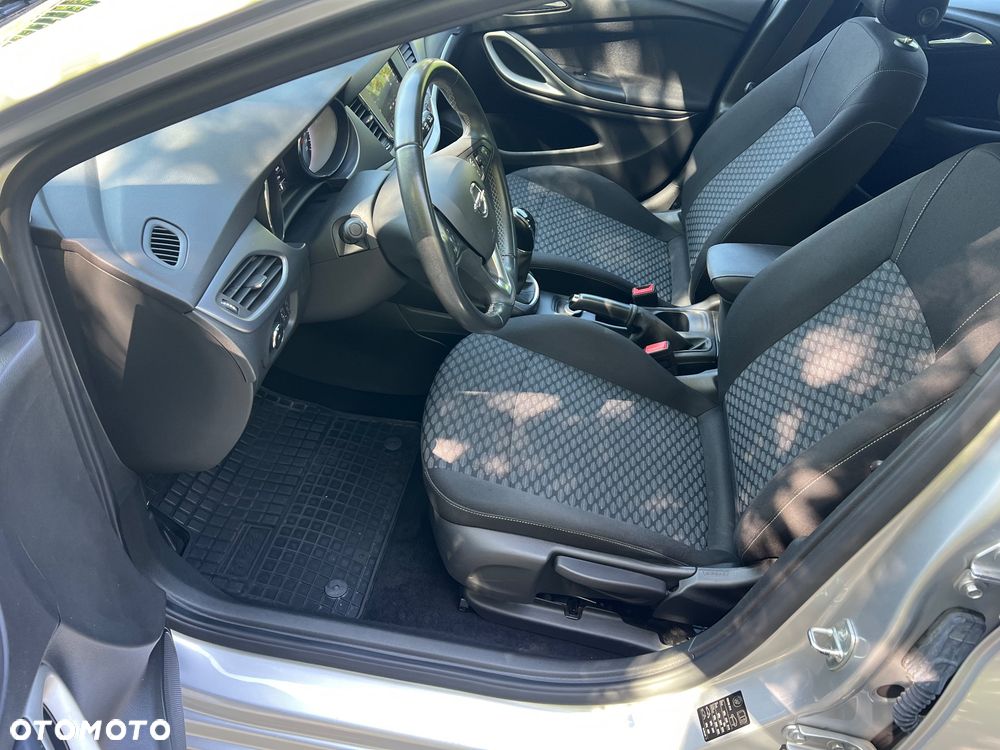 Opel Astra 1.2 T Edition S&S - 4