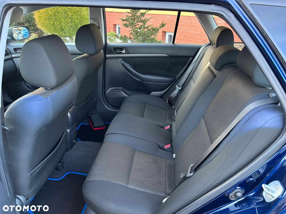 Toyota Avensis 1.8 VVT-i Executive - 21