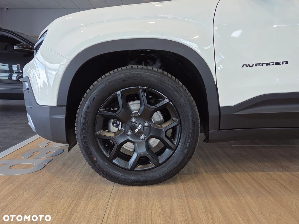 Jeep Avenger 1.2 T3 mHEV Black Edition FWD eDCT6 - 17