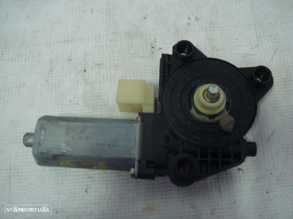 Motor De Elevador Tr Esq Mercedes-Benz C-Class T-Model (S203) - 1