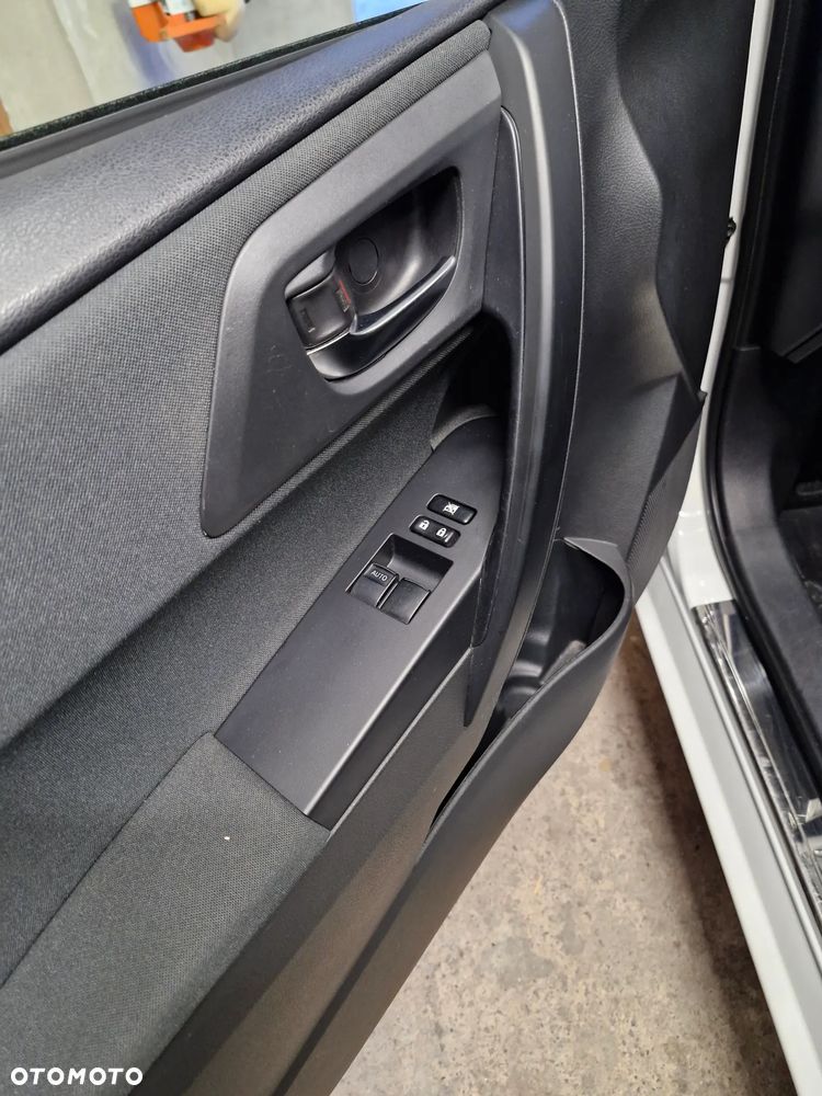 Toyota Auris 1.4 D-4D Active - 22