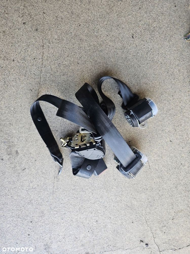 Pas bezpieczeństwa lewy prawy środek tył komplet Volkswagen Polo 9N - 1