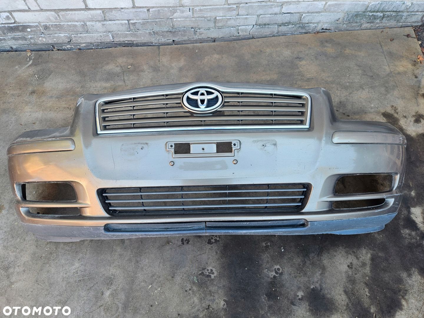 TOYOTA AVENSIS T25 03-06 ZDERZAK PRZÓD 4Q9 - 1