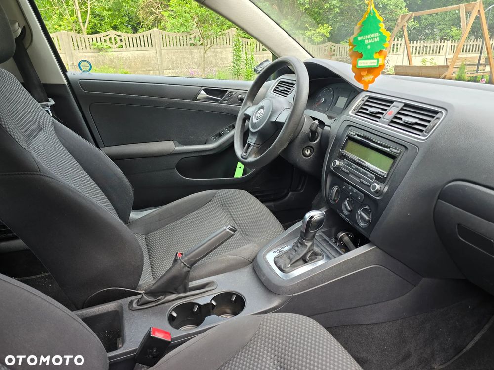Volkswagen Jetta 2.0 Base - 12