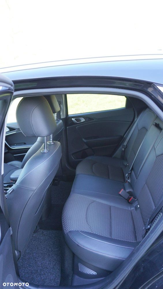 Kia XCeed 1.6 GDI PHEV L Business Line DCT - 17