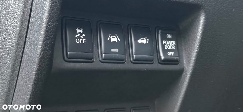 Nissan X-Trail 2.0 dCi ALL-MODE 4x4i Xtronic Acenta - 23