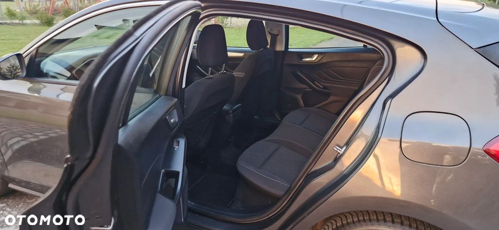 Ford Focus 1.0 EcoBoost Trend Edition Business - 32