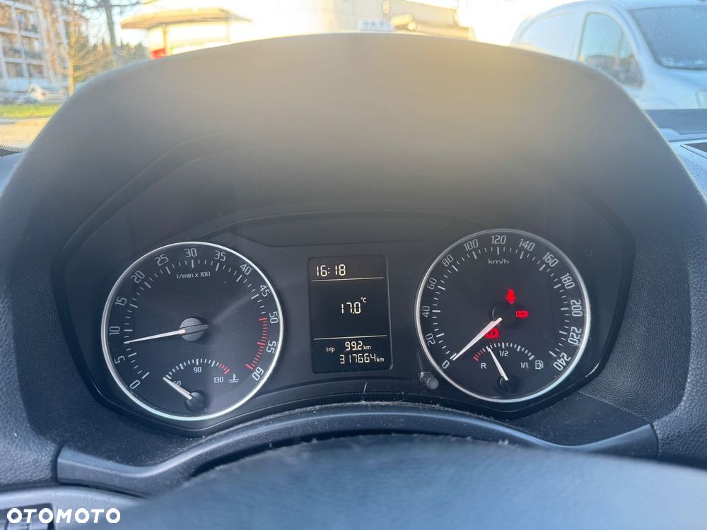 Skoda Octavia 1.6 TDI DPF Ambition - 6