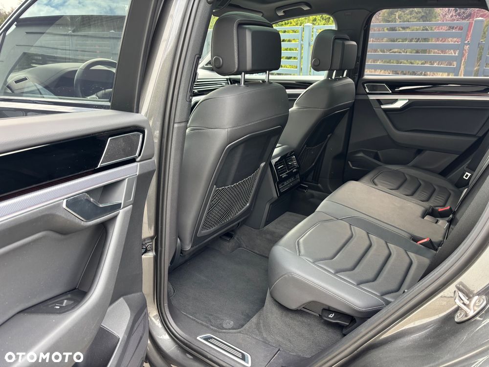 Volkswagen Touareg 4.0 V8 TDI SCR 4Mot R-Line - 37