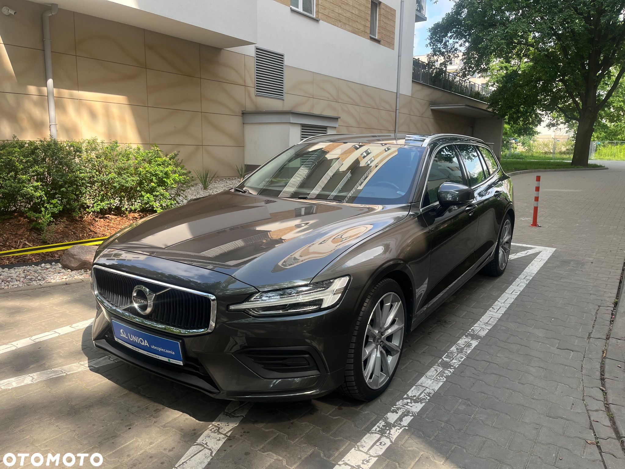 Volvo V60 T4 Momentum Pro - 3