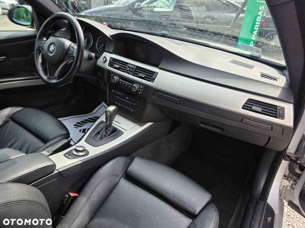 BMW Seria 3 325i - 22