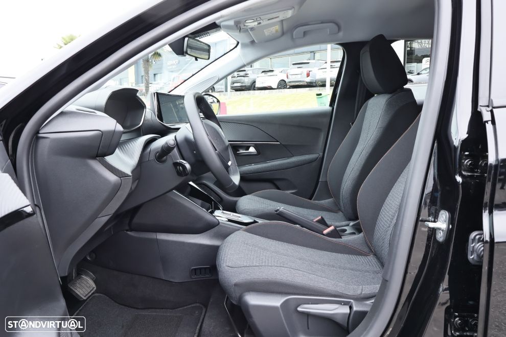 Peugeot 208 - 15