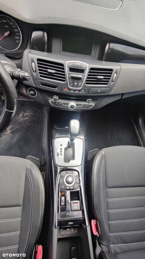 Renault Laguna dCi 175 FAP Bose Edition - 12