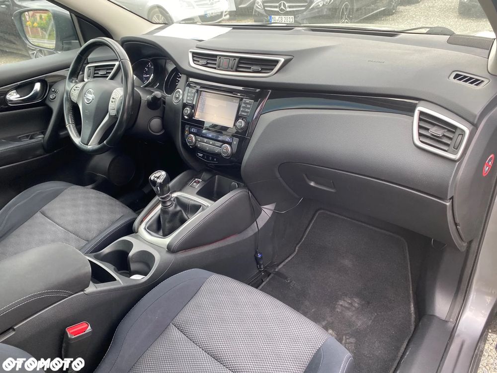 Nissan Qashqai 1.6 DIG-T N-Connecta - 24