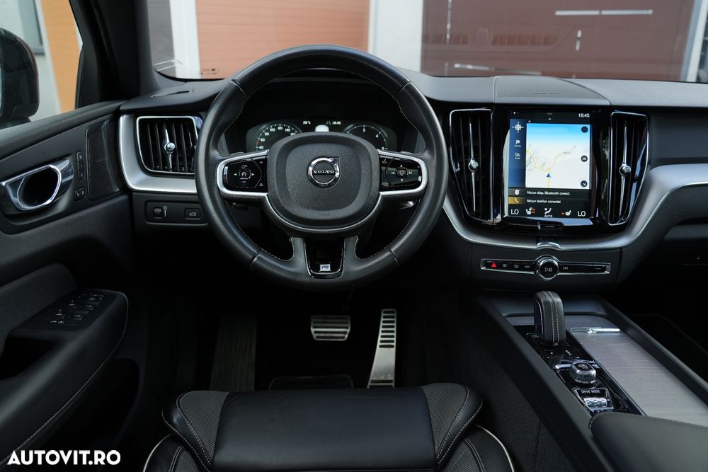 Volvo XC 60 D5 AWD Geartronic RDesign - 18