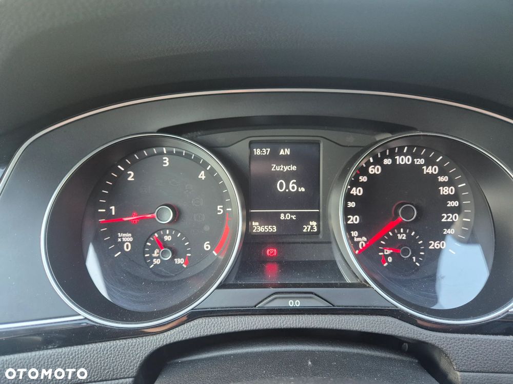 Volkswagen Passat 2.0 TDI (BlueMotion Technology) Comfortline - 15