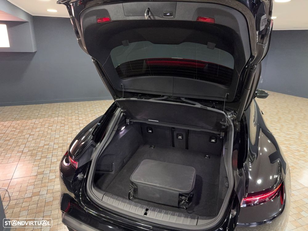 Porsche Taycan Sport Turismo - 11