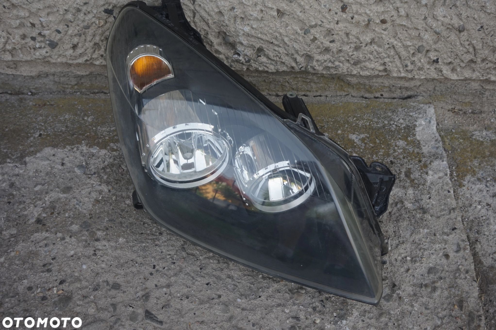 LAMPA PRZEDNIA PRAWA OPEL ASTRA III H - 1