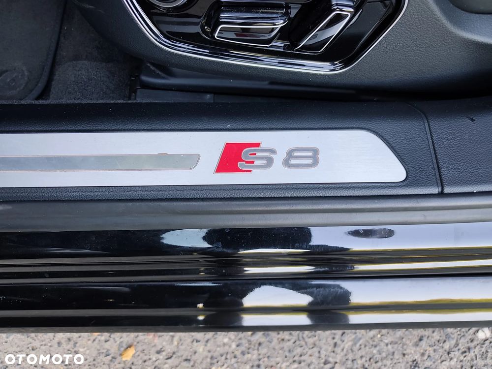Audi S8 - 19