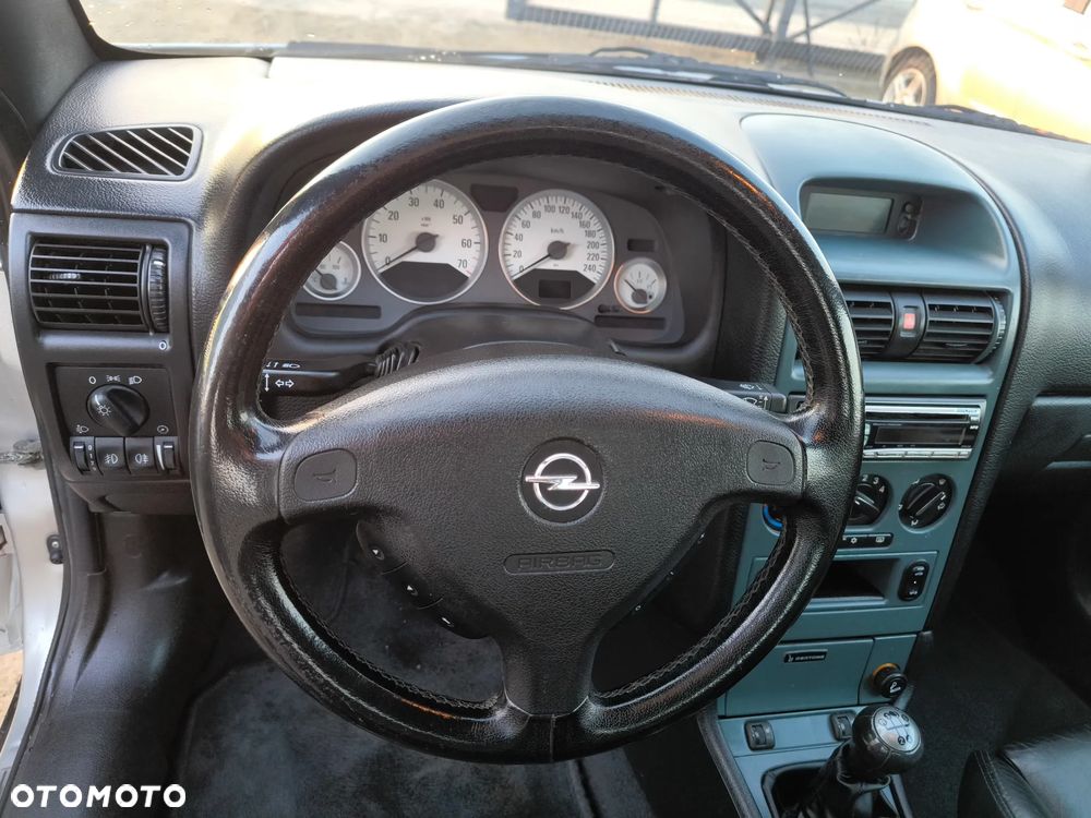 Opel Astra - 25