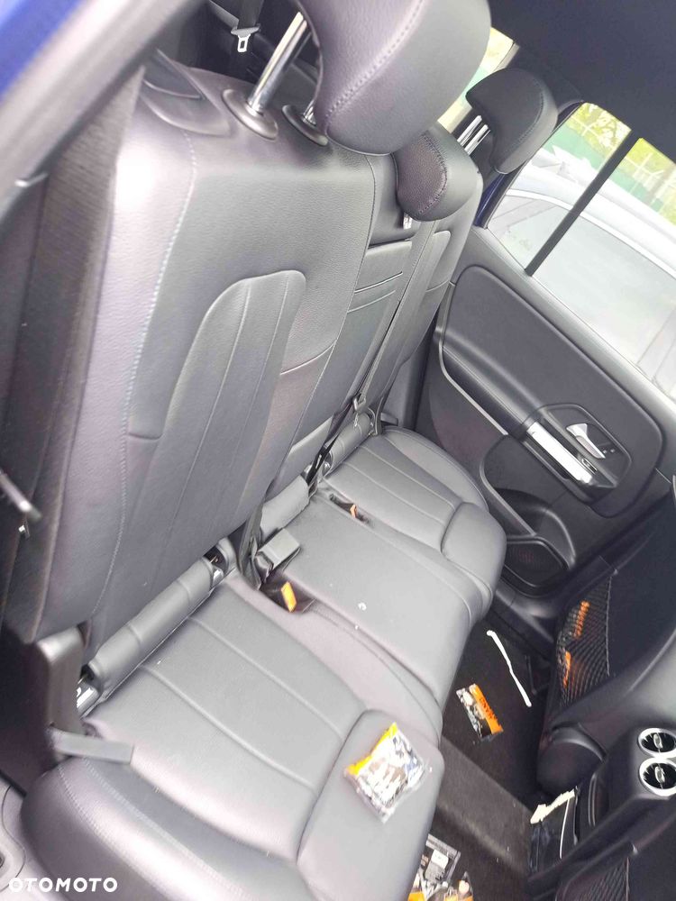Mercedes-Benz GLB 250 4Matic 8G-DCT - 21