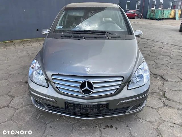 Mercedes w245 b klasa czesci zderzak maska blotnik drzwi  748 - 1
