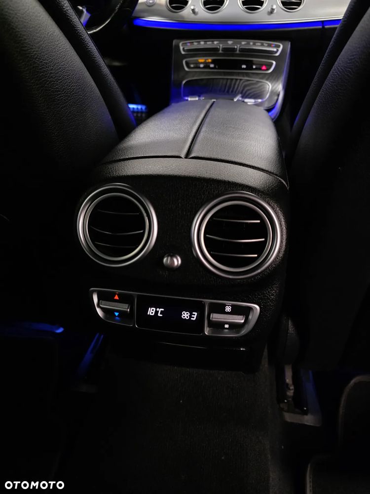 Mercedes-Benz Klasa E 300 de 9G-TRONIC AMG Line - 24