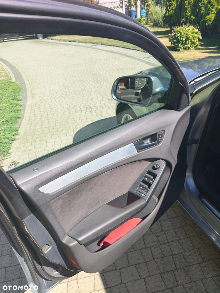 Audi A4 Avant - 32