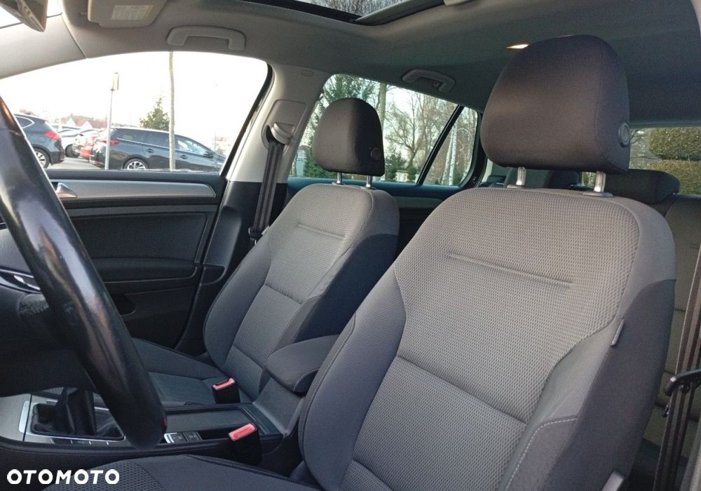 Volkswagen Golf - 20