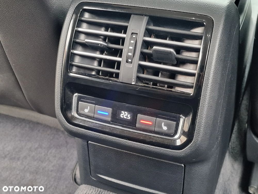 Volkswagen Passat - 17