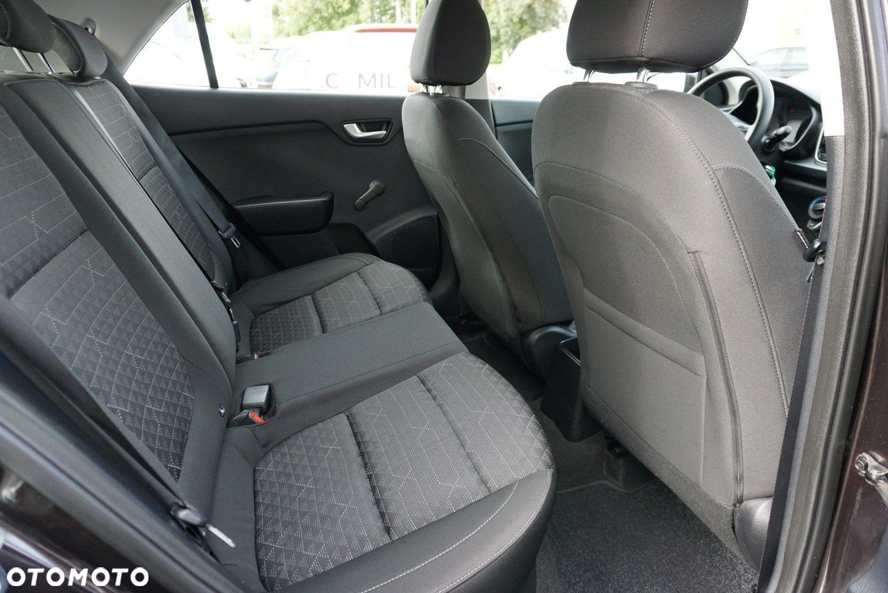 Kia Rio - 20