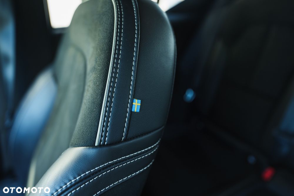 Volvo XC 40 D3 AWD Geartronic R-Design - 11