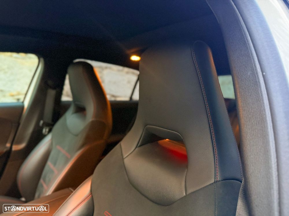 Mercedes-Benz A 35 AMG 4Matic - 43