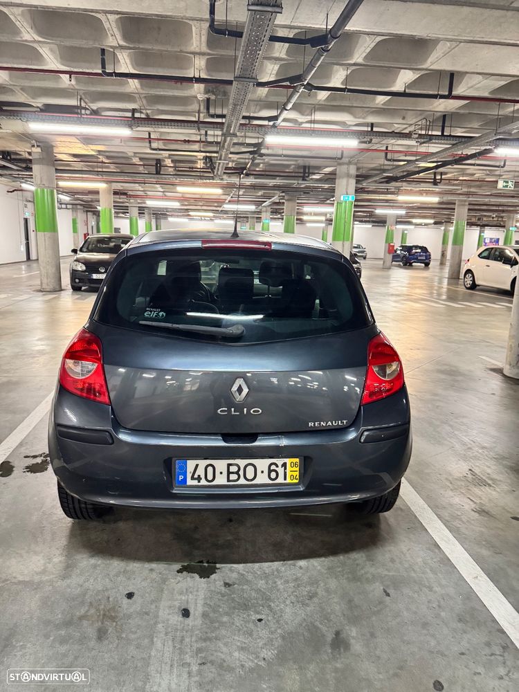 Renault Clio 1.5 dCi Dynamique S - 4
