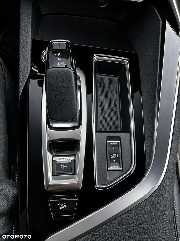 Peugeot 3008 1.6 PureTech Hybrid4 PHEV GT Pack S&S EAT8 - 18