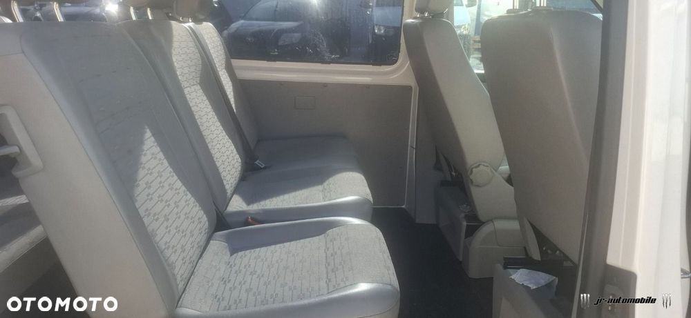 Volkswagen Caravelle - 13