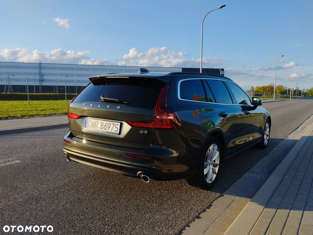 Volvo V60 B3 B Momentum - 16