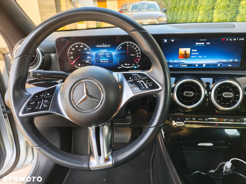 Mercedes-Benz CLA 250 e 8G-DCT Special Edition - 32