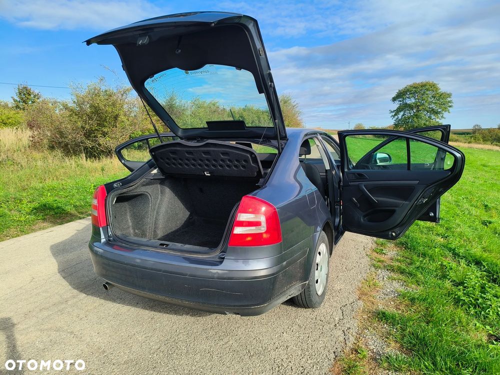 Skoda Octavia 1.6 - 10