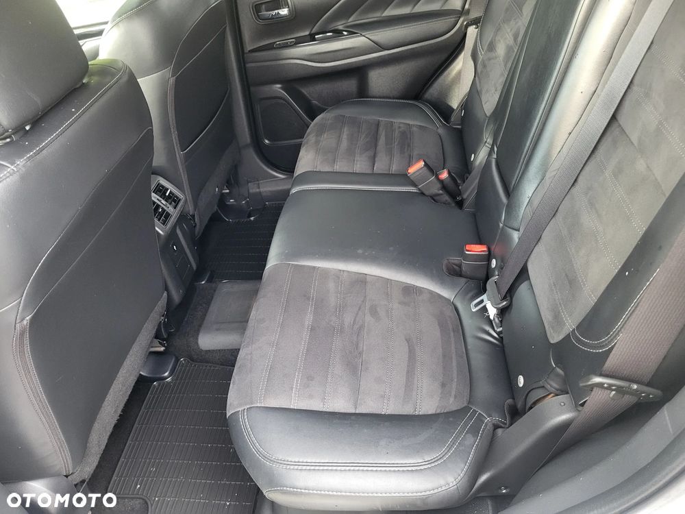 Mitsubishi Outlander Instyle NAVI - 17