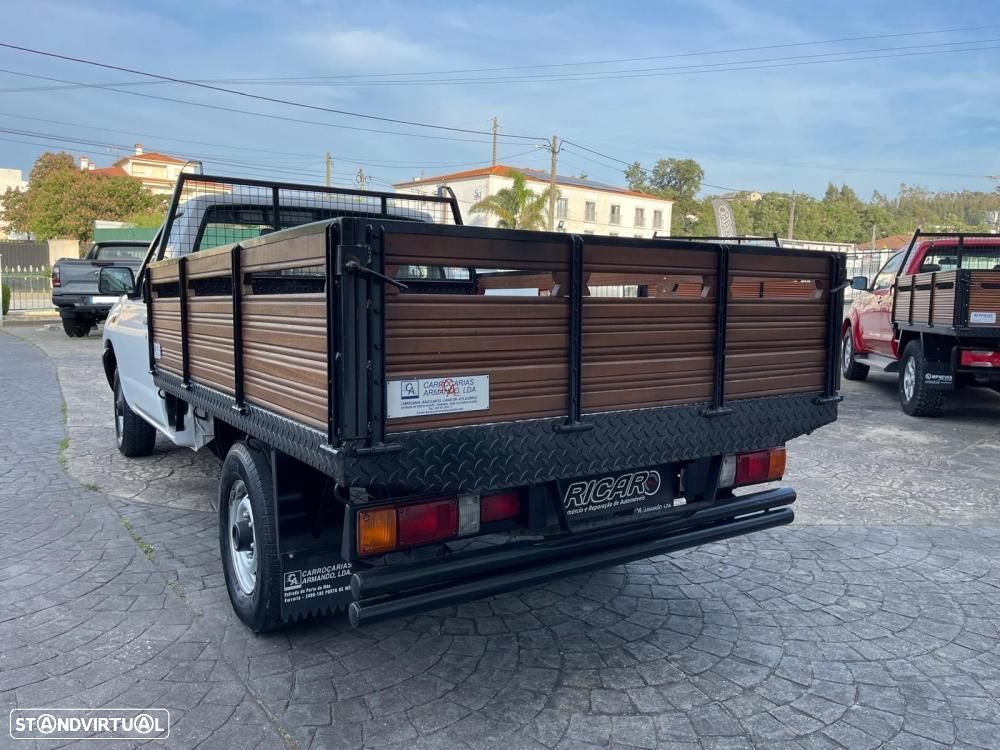 Nissan Pick-Up D22 2.5 D (83CV) - 4