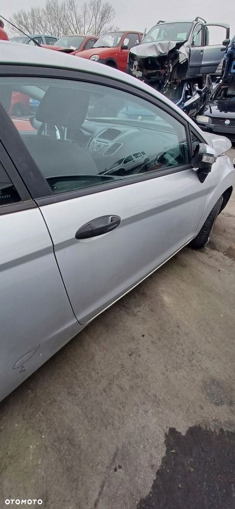 Ford Fiesta MK7 3D drzwi prawe przednie 6C - 1