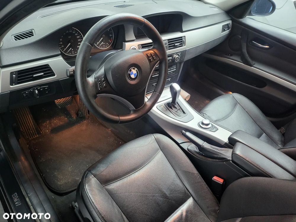 BMW Seria 3 318i - 12