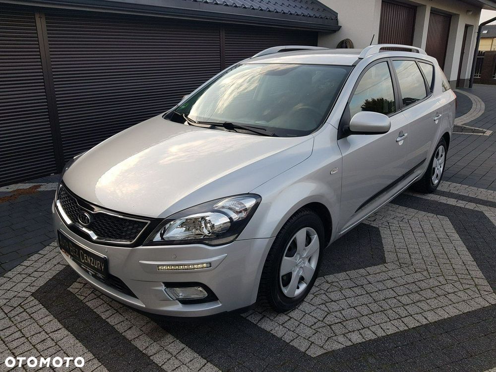Kia Ceed - 11