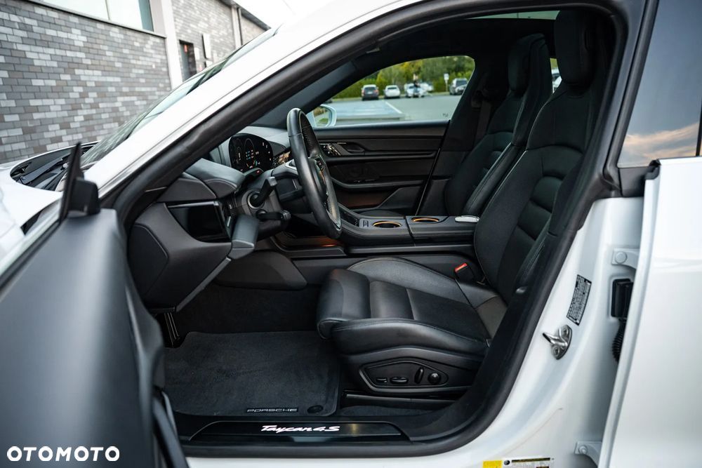 Porsche Taycan 4S Performance Plus - 16