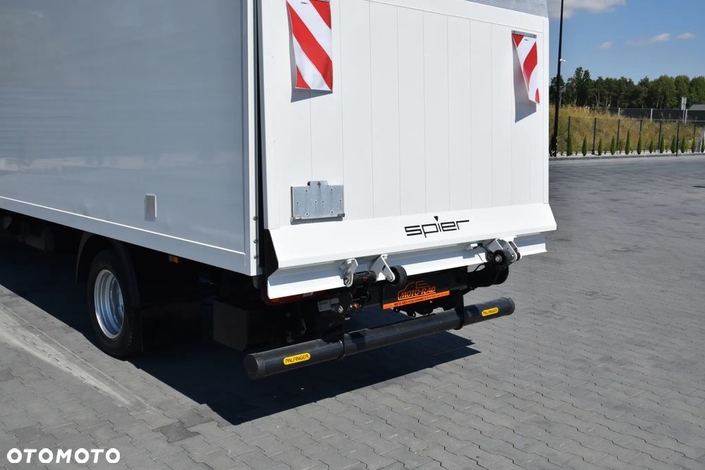 Iveco DAILY 35C16 / 2.3 - 160 KM / 3 OSOBY / DO 3,5 TONY / KONTENER / DOSTAWCZE / WINDA PALFINGER / KLIMA / 2022 / SERWISOWANY / SPROWADZONY Z NIEMIEC - 17