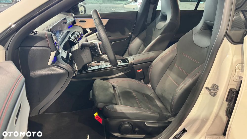 Mercedes-Benz CLA 200 AMG Line 7G-DCT - 12