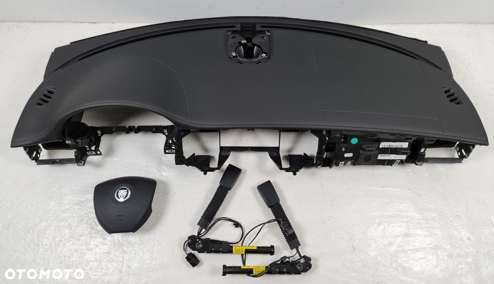 DESKA KONSOLA AIRBAG JAGUAR XF X250 LIFT EUROPA - 1
