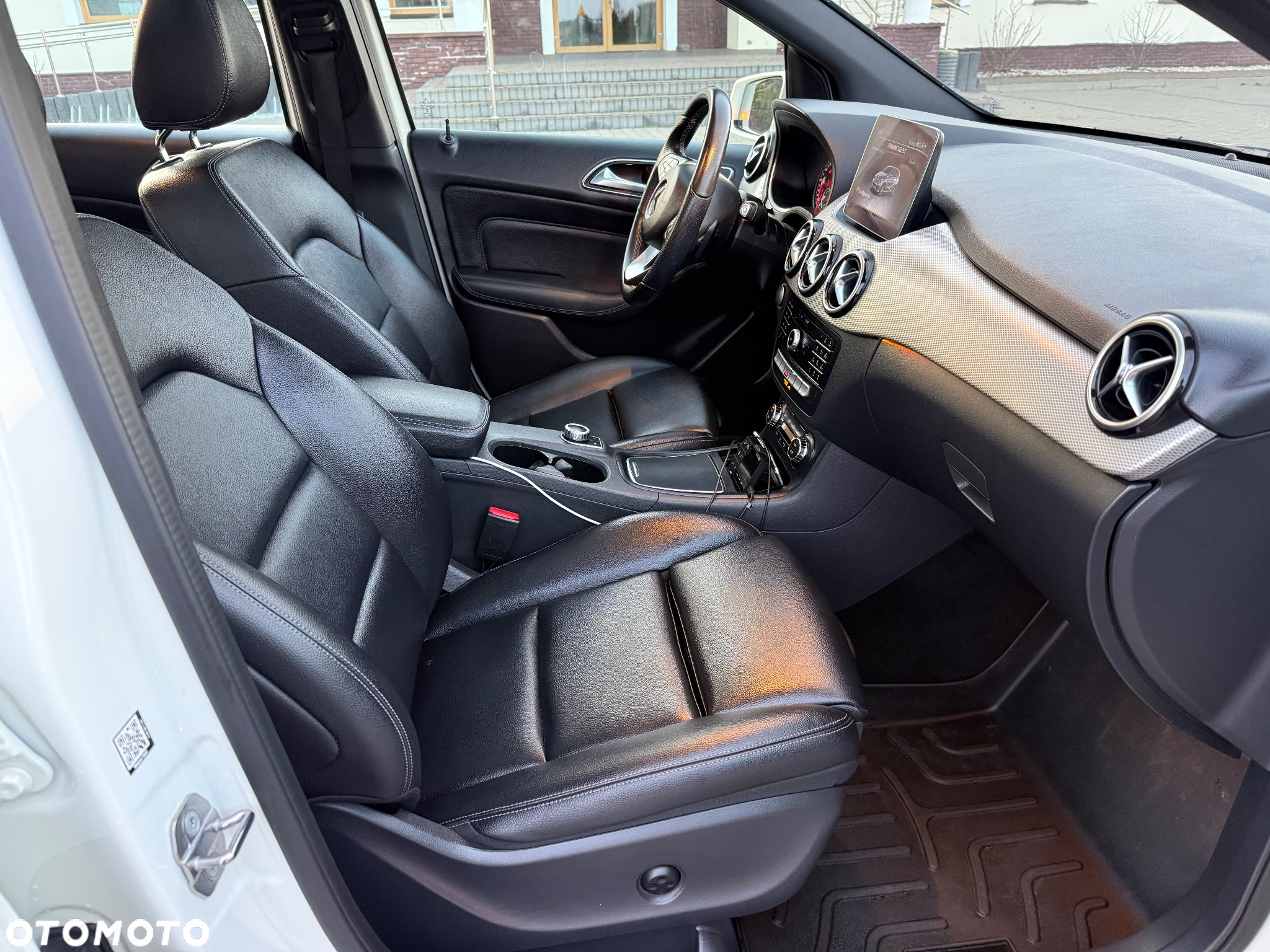 Mercedes-Benz Klasa B 250 4-Matic - 20